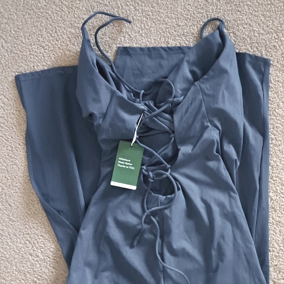 MEDIUM.    SOFTLY ZERO CROSSOVER LACEUP BACK COOL TOUCH DRESS - Picture 9 of 10